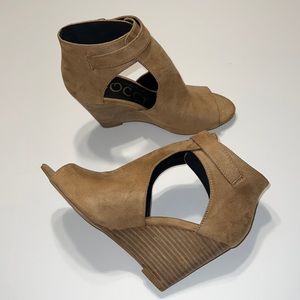 EUC Ccocci wedge sandals Size 8